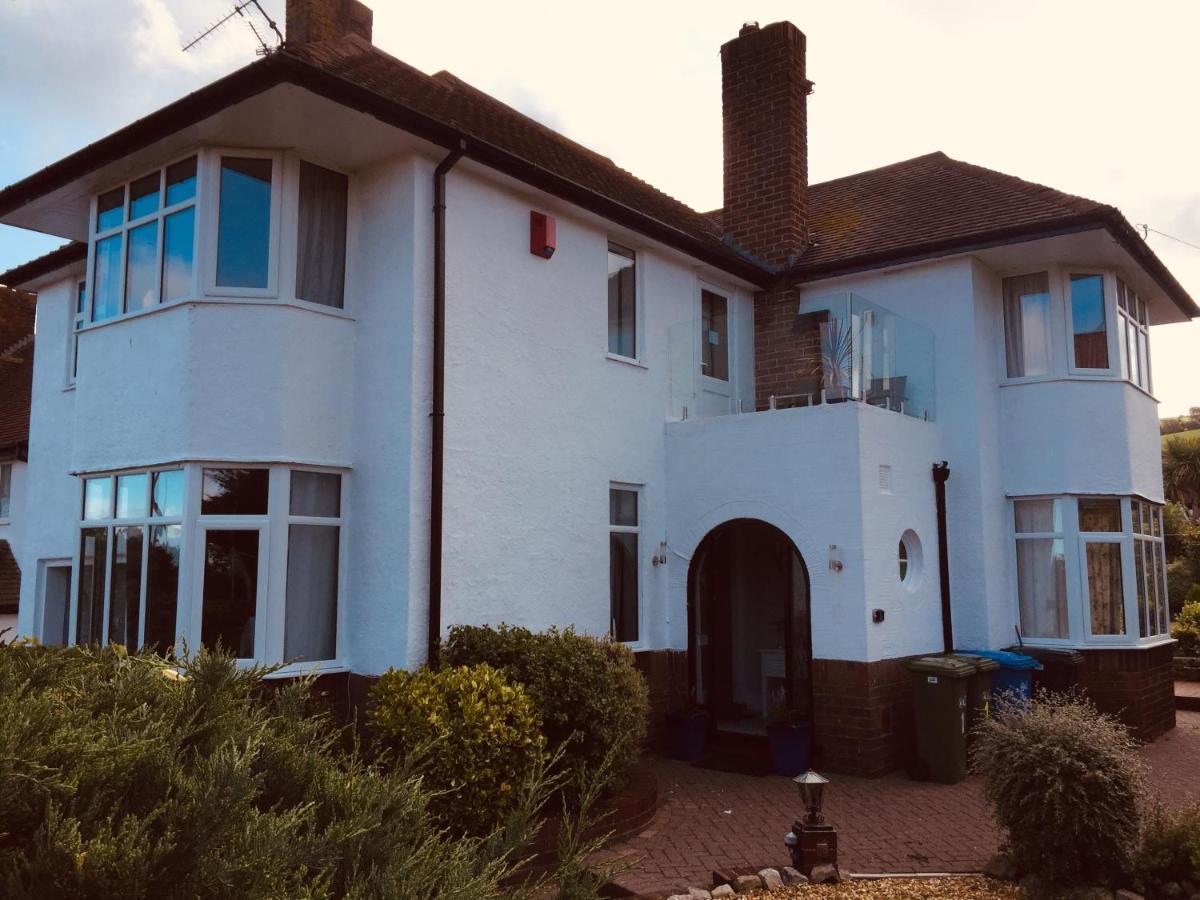 Sunnyside - Large Seaside Home With Views And Hot Tub Prestatyn Exterior photo